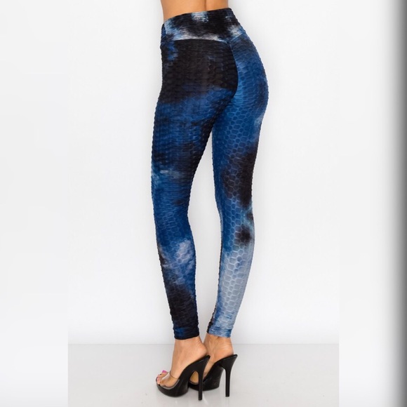 Blue Tie Dye Scrunch Butt Enhancing Yoga Leggings - Picture 3 of 4